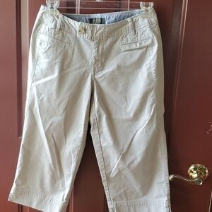 Eddie Bauer Blakely fit Khaki Capri size 8